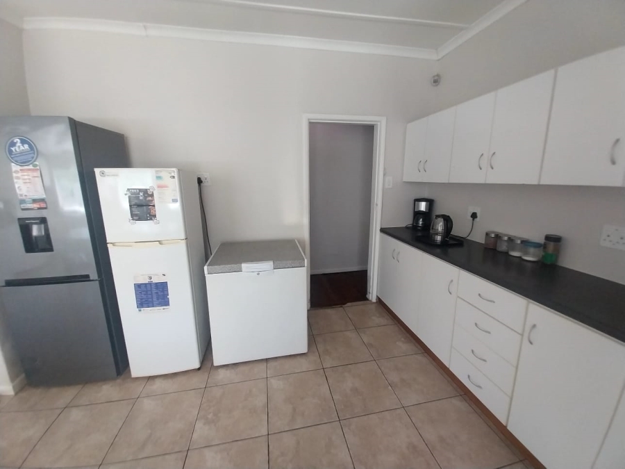 4 Bedroom Property for Sale in Rouxpark Western Cape